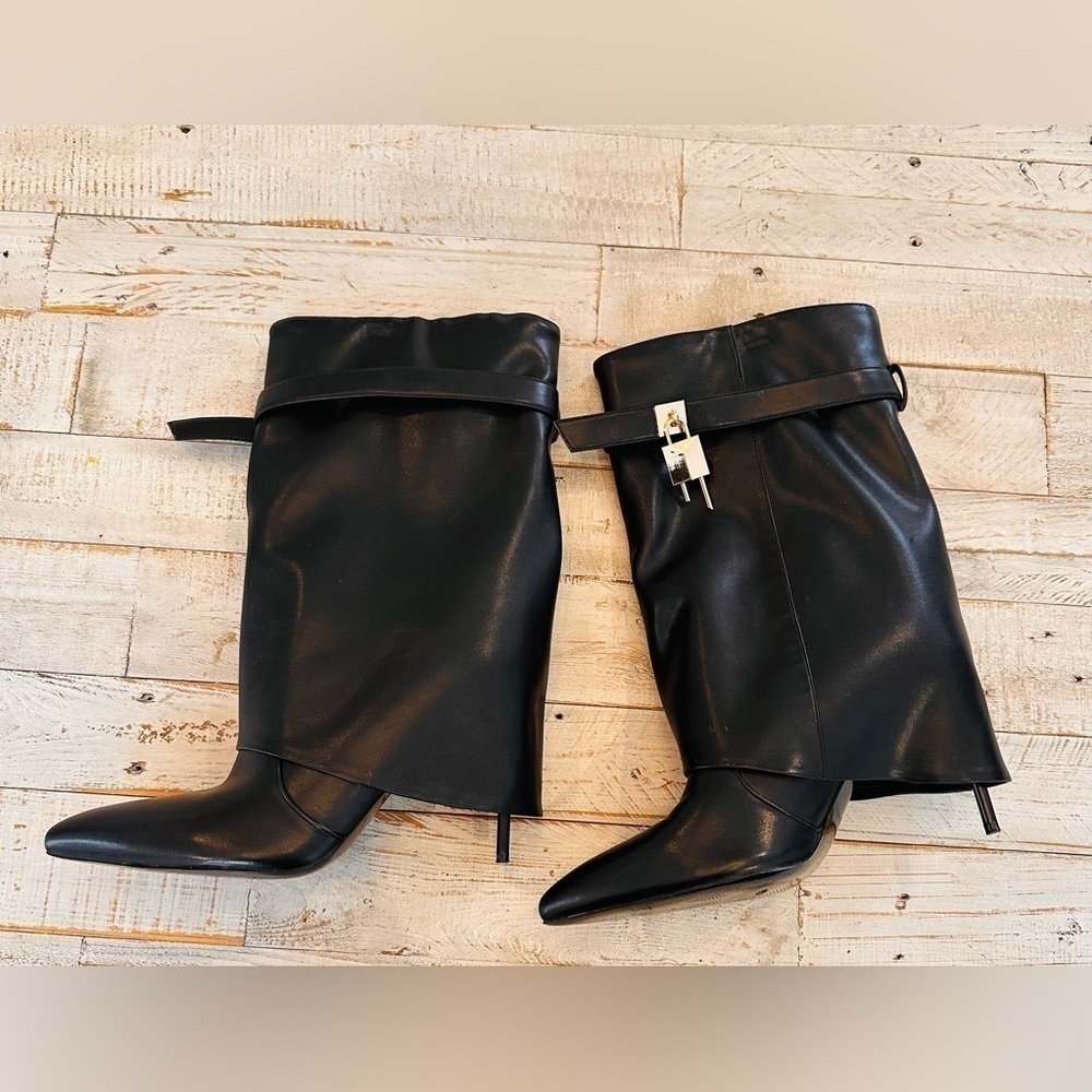 AKIRA FOLD OVER STILETTO BOOT BLK NWT